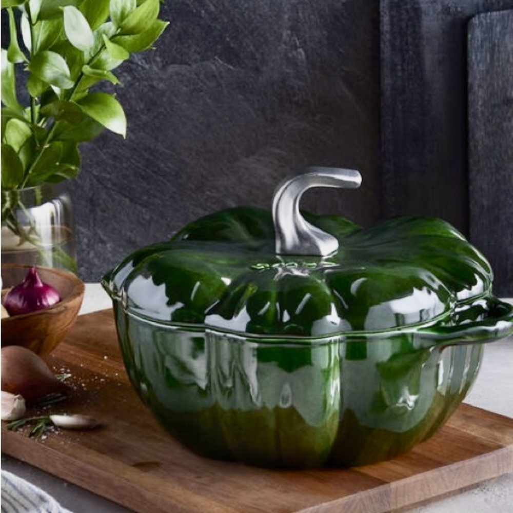 STAUB 3.5 QT, PUMPKIN, DUTCH OVEN WITH STAINLESS STEEL KNOB, BASIL
